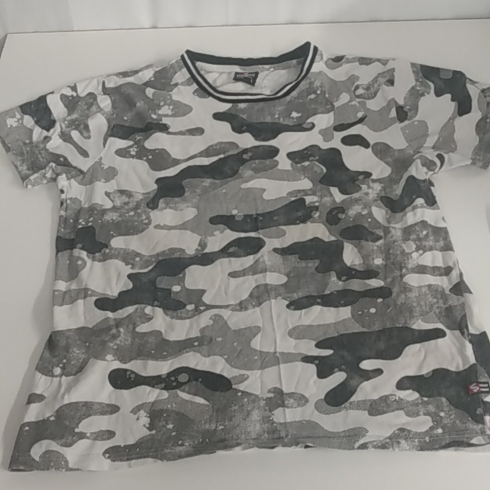Southpole Authentic Collection Men's T- Shirt Size LG Gray and White